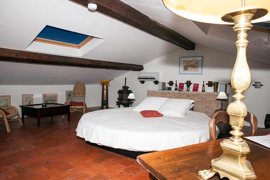 chambre hote lit rond provence