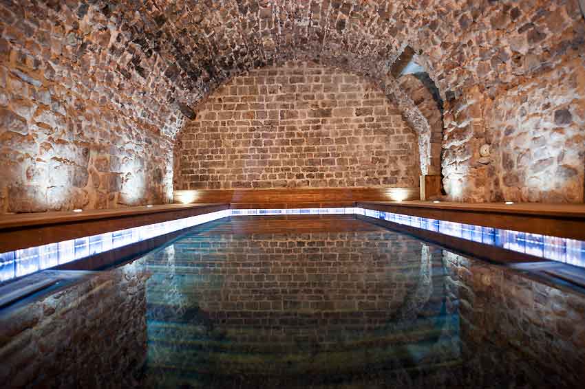 chambre d'hôtes avec piscine interieure jacuzzi Var Provence